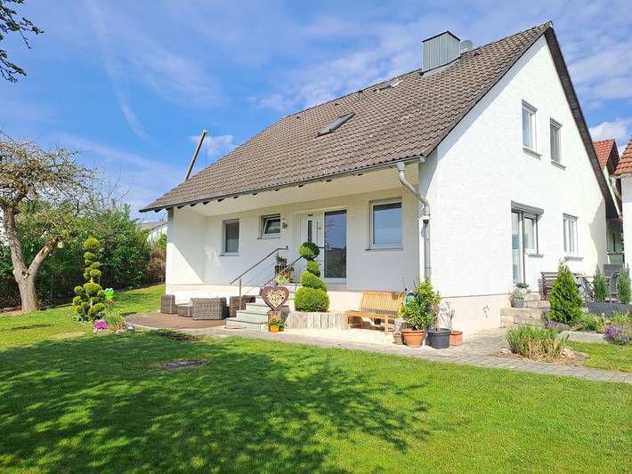 Ferienwohnung für 5 Personen, mit Balkon/Terrasse und Terrasse sowie Garten