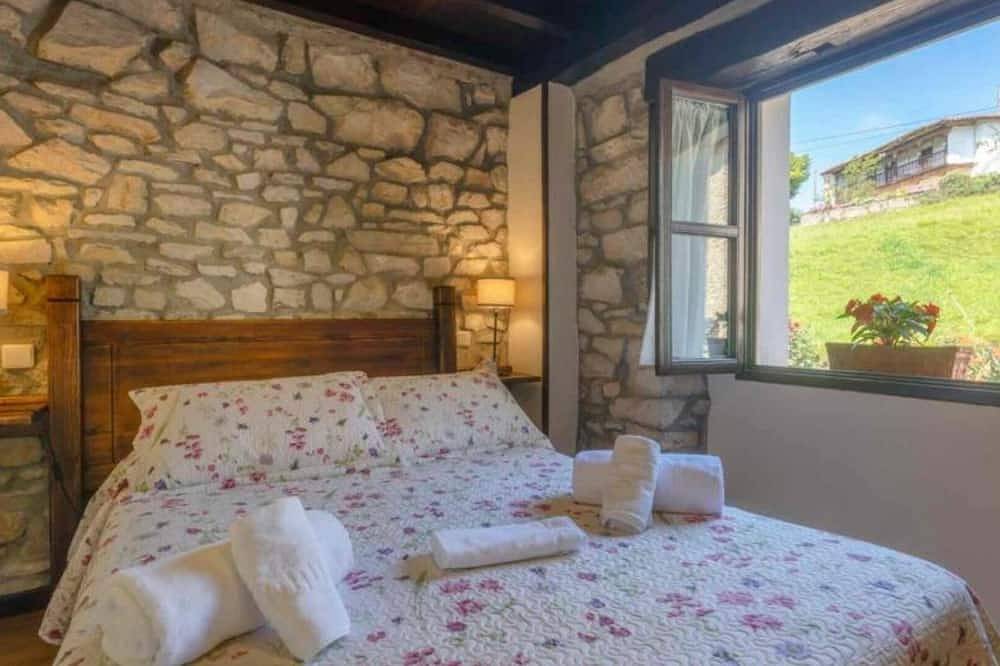 Casa Generosa Descr. in Tresgrandas, Llanes