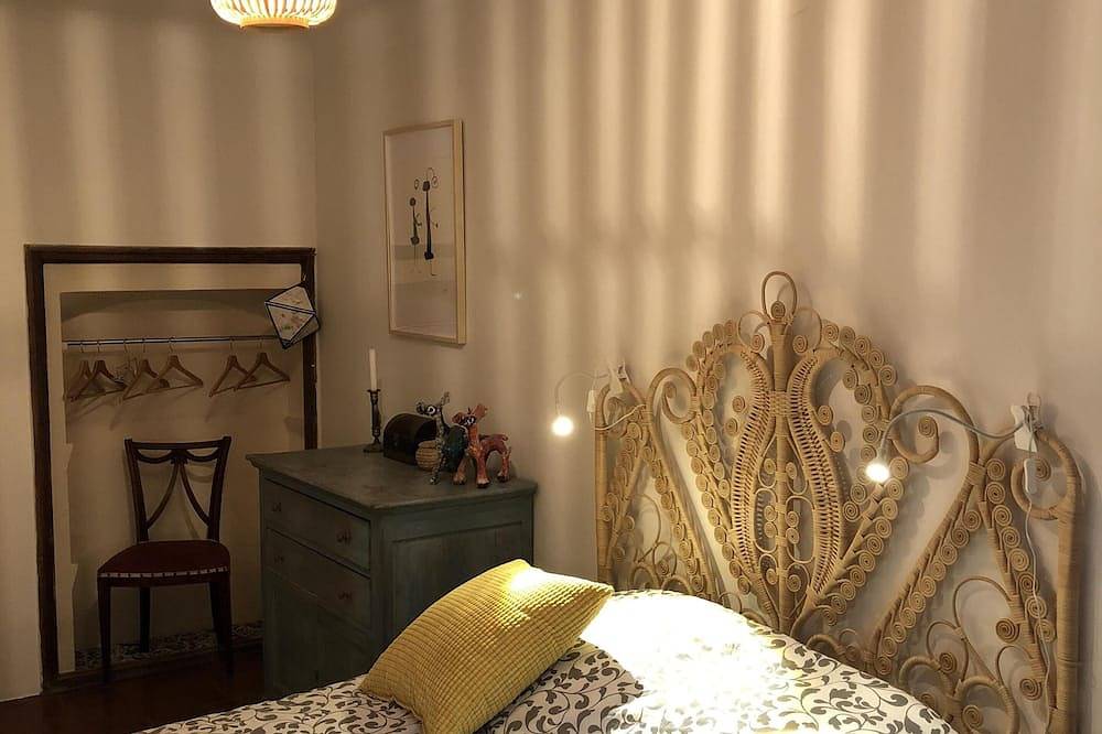 Wunderschönes Familiengrundstück von 150 m2 auf der Höhe der Innenstadt von Sanary in Sanary-sur-Mer, Mittelmeerküste (Frankreich)