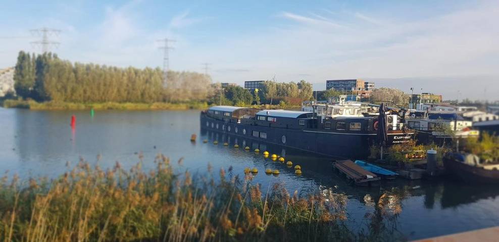 Boot für 2 Personen, mit Balkon und Terrasse sowie Garten und Seeblick in Amsterdam