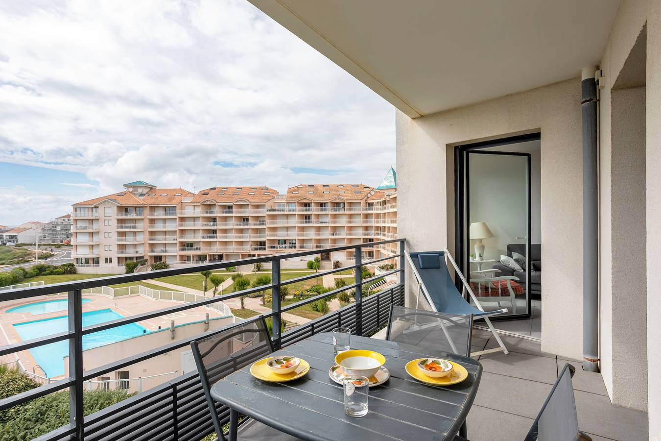 Appartement entier, Appartement 'Les Voiles Du Large' avec vue sur mer, balcon et Wi-Fi in Les Sables-d'Olonne, Vendée