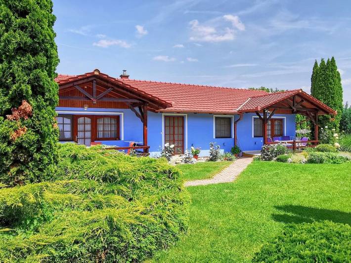Ferienwohnung für 4 Personen, mit Terrasse und Garten in Zalakaros