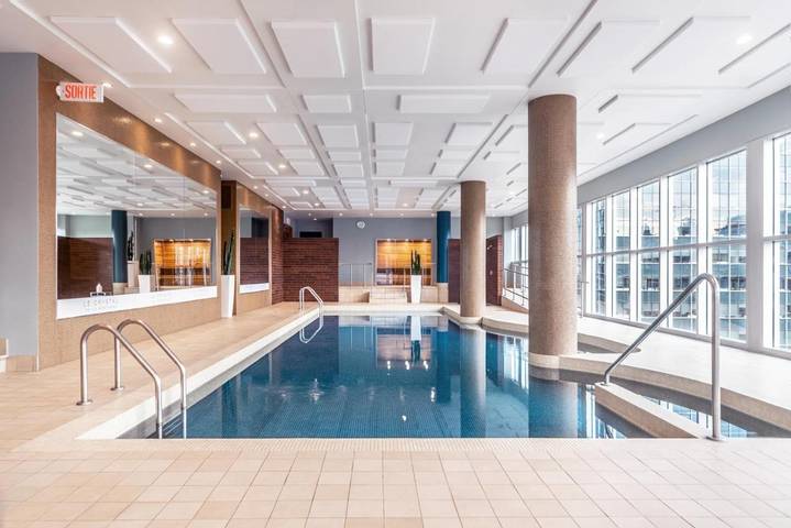 Pousadas para 4 pessoas, com piscina e sauna e ainda terraço and vista, com animais de estimação em Montreal