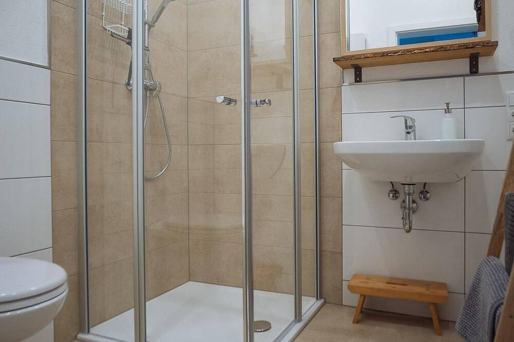 Ganze Wohnung, 2-Bett-Appartement Nr. 2, Du/Wc, Wohn-/Schlafraum - Ferienwohnungen Maijeschhof in Pelm, Vulkaneifel