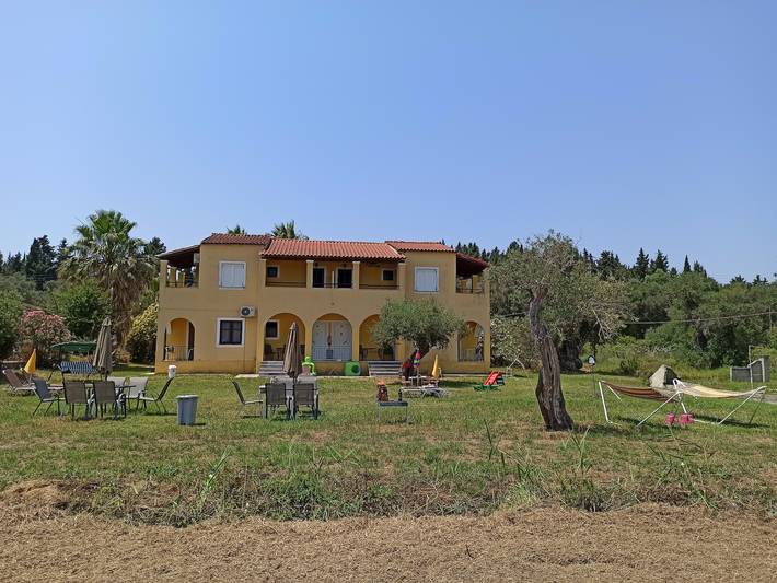 Gîte pour 3 personnes, avec vue sur l’océan ainsi que terrasse et jardin dans Kavos - 2