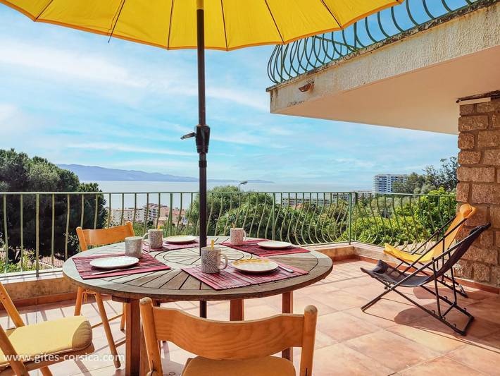 Gîte pour 4 personnes, avec Terrasse à Ajaccio