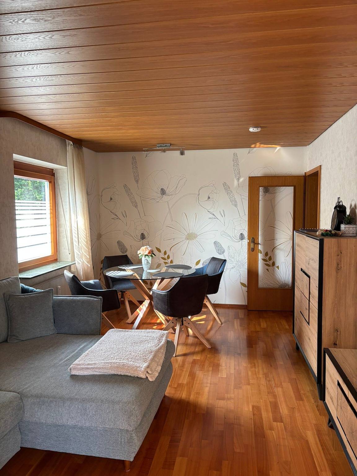 Geheel appartement, Appartement 'Auszeit' met uitzicht op het meer, gedeelde tuin en Wi-Fi in Friedrichshafen, Region Bodensee-Oberschwaben