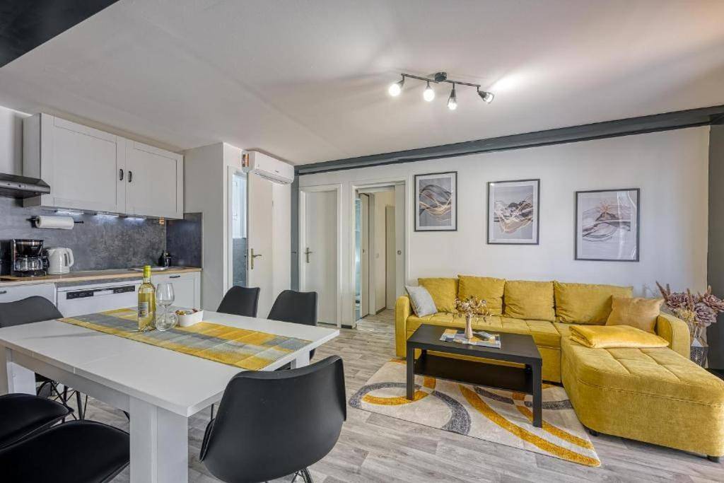 Ganze Wohnung, Apartman-Bungalow Leni in Stinjan, Pula