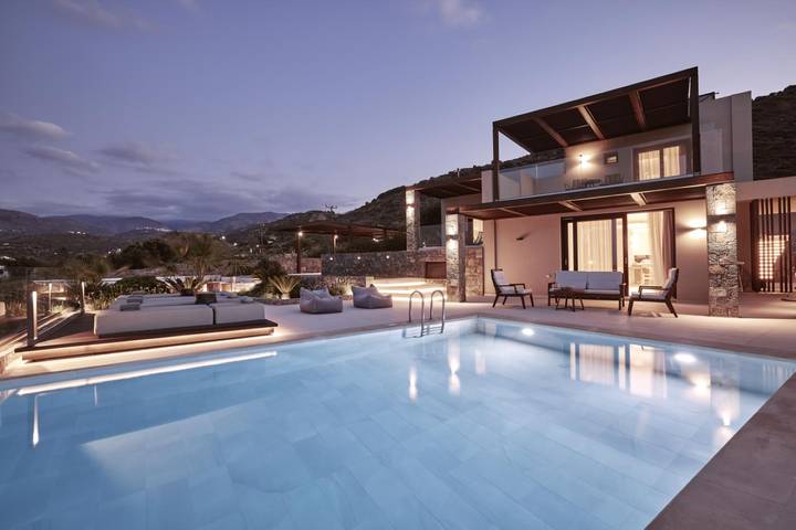 Ferienhaus für 8 Personen, mit Balkon und Terrasse sowie Garten und Pool in Sitia Gemeinde