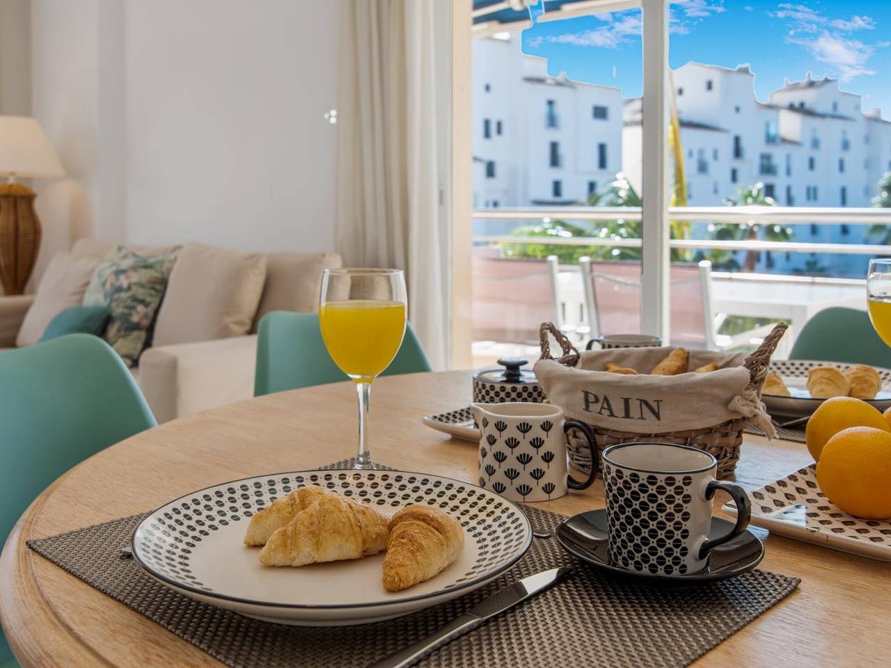 Entire vacation apartment, Apartment in Marina Banus for 6 people | 1-3F in Marbella West, Marbella