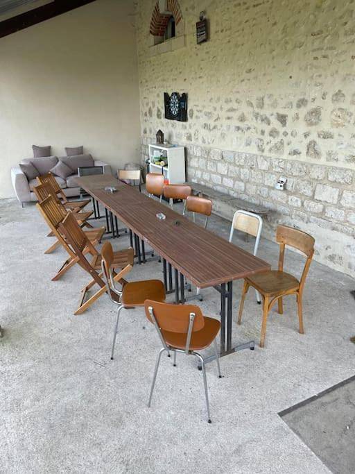 Gîte pour 13 personnes, avec jardin ainsi que vue et vue sur le lac, animaux acceptés à Lorris - 4