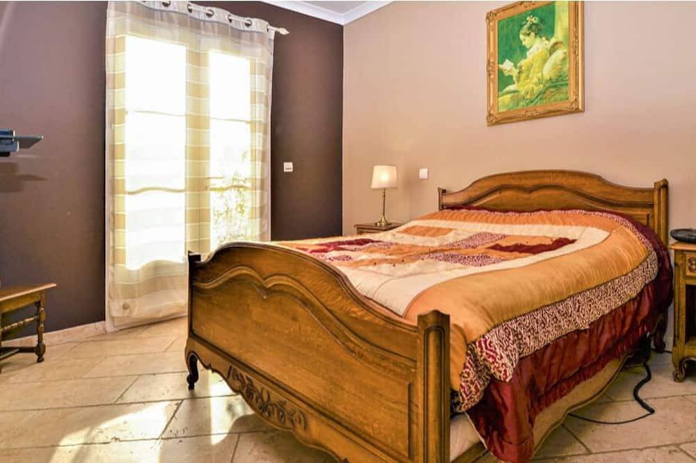 Detached house / villa with private pool near pont du Gard in Jonquières-Saint-Vincent, Nimes region