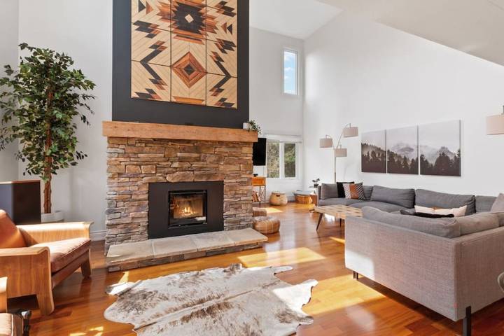 Vacation rental for 8 people, with balcony and pool as well as yard and sauna in Blue Mountain (Ontario)