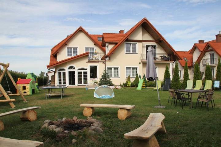 Ferienpark für 3 Personen, mit Balkon und Terrasse sowie Garten und Pool