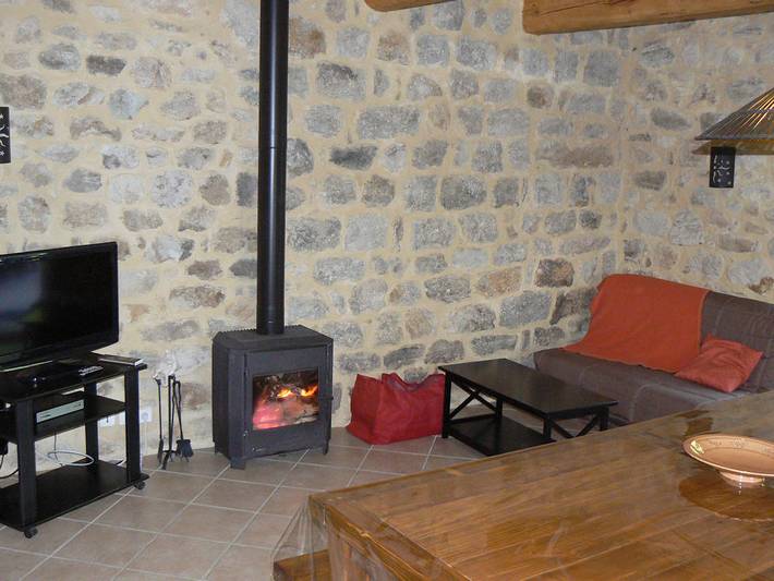 Gîte pour 7 personnes, avec jardin ainsi que piscine et terrasse, animaux acceptés à Rosières (Ardèche) - 2