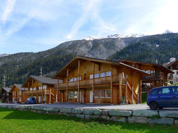 Ferienwohnung für 4 Personen, mit Balkon und Ausblick in Surses