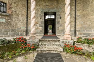 Villa for 12 Guests in Bosisio Parini, Lecco Province, Picture 3