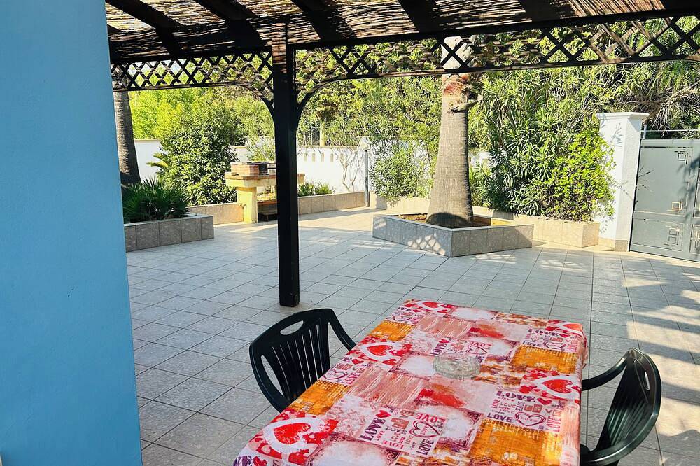 Villa Biagio Meerblick von 4 bis 7 Plätze 700 Meter Meer in Lido Marini, Golf von Tarent