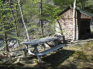 Log Cabin for 3 Guests in Catskill Mountains, Ulster County, Picture 4