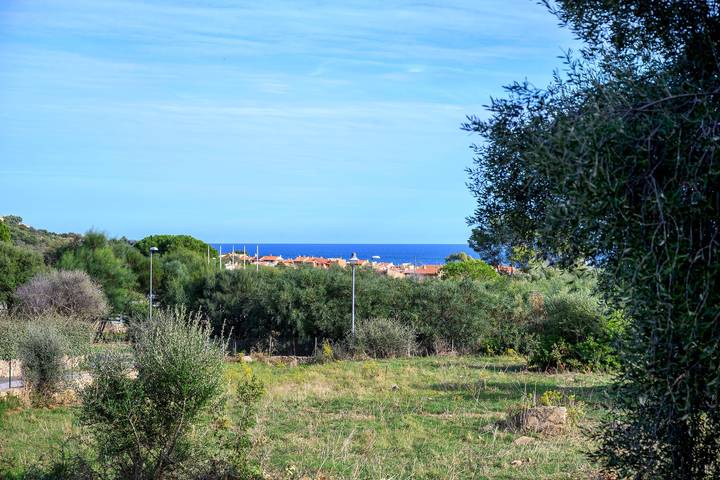 Entire apartment, Apartment 'Lu Sulianu- T2' with Private Terrace, Private Garden and Air Conditioning in Porto Ottiolu, Budoni
