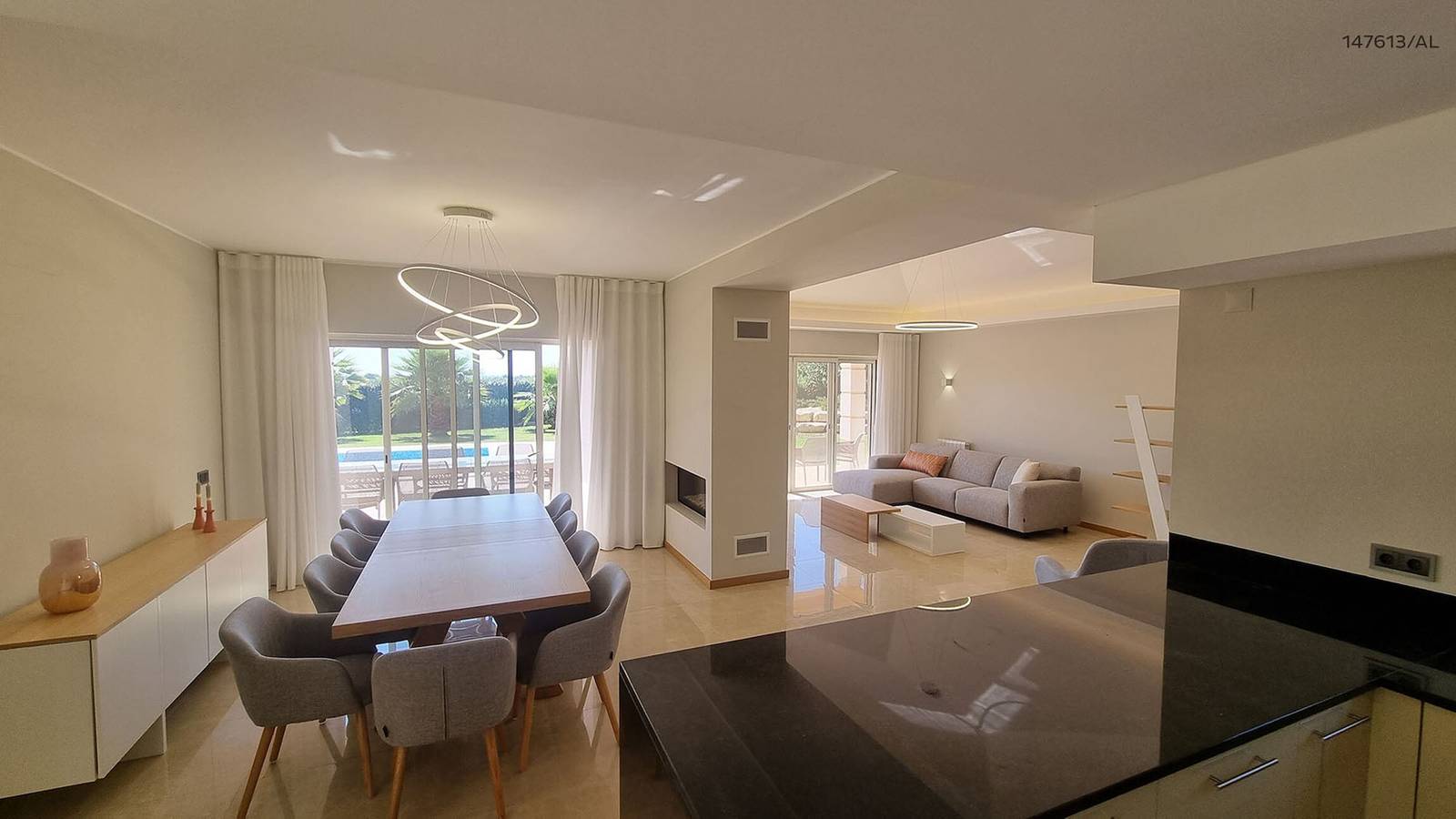 Apartamento inteiro, Apartamento 'Villa Premium' com vista para a montanha, Wi-Fi e ar condicionado in Estômbar, Lagoa
