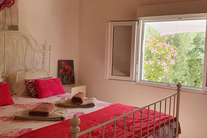 Location de vacances pour 4 personnes, avec terrasse et jardin dans Santa Catarina da Fonte do Bispo - 2