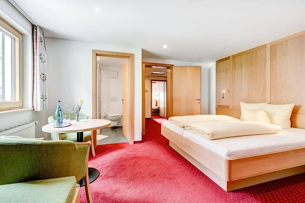 Doppelzimmer Standard mit Frühstück - Café Pension \"Zum Jäger\" **Superior in Sonntag, Lechquellengebirge