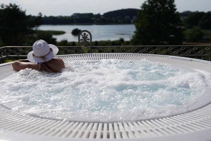 Ferienpark für 2 Personen, mit Balkon und Terrasse sowie Whirlpool und Garten in Polnische Ostsee
