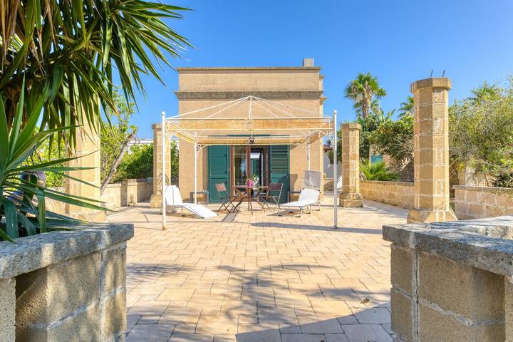 Appartamento intero, Appartamento 'Agriturismo Le Baccole - Apt' con terrazza privata, giardino e aria condizionata in Gagliano del Capo, Golfo di Taranto
