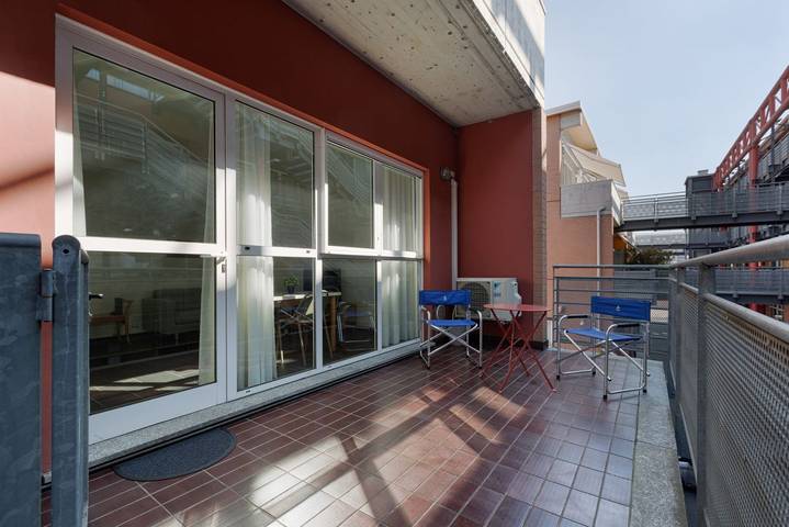 Appartement entier, Appartement de vacances pour 2 personnes avec balcon/terrasse in Giambellino-Lorenteggio, Milan
