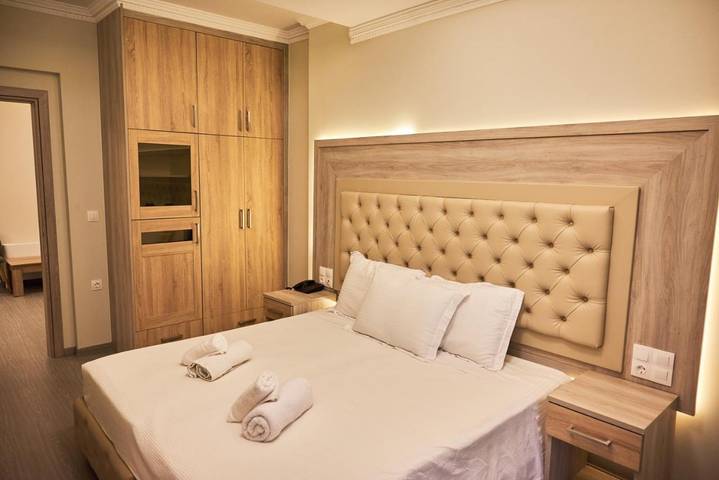 Hôtel pour 2 personnes, avec piscine ainsi que vue et jardin, animaux acceptés dans Kalambáka - 4