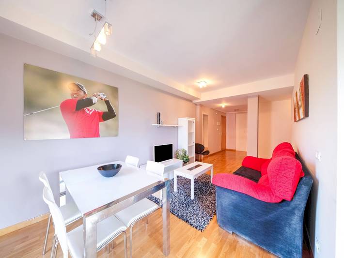 Apartamento para 4 personas, con Terraza además de Jardín y Piscina en La Rioja