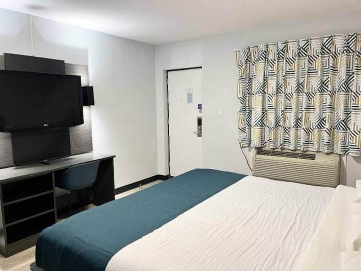 Apartamento entero, 1 cama tamaño queen | Mob Acc Ri Shwr Nsmk Micfridg in Nueva Jersey