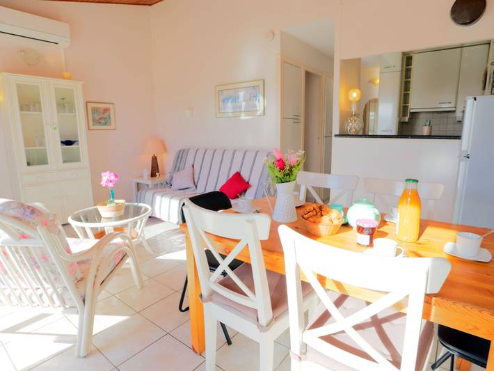 Gîte pour 6 personnes, avec terrasse dans Plage de La Roquille