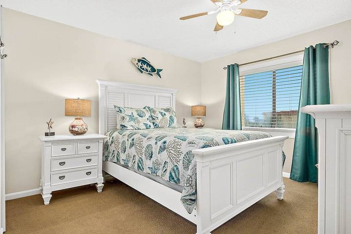 Vacation rental for 6 people, with hot tub and pool as well as balcony in St. Augustine Beach