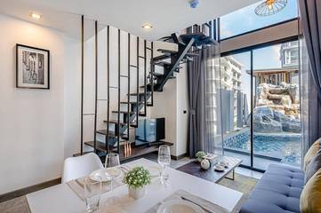 Gîte pour 2 personnes, avec balcon ainsi que piscine et vue dans Rawai Beach