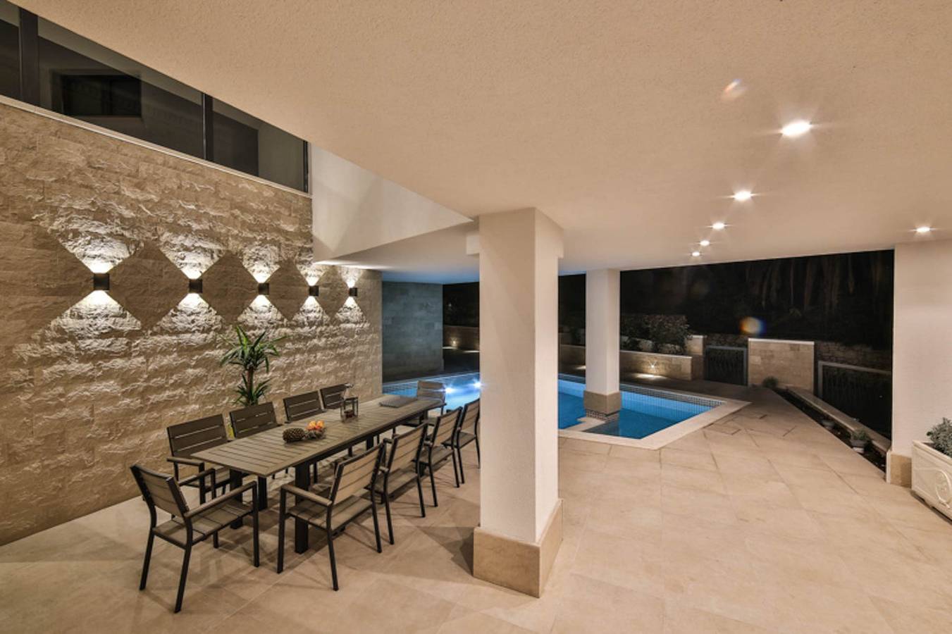 Villa für 14 Personen mit Garten in Trogir, Ciovo