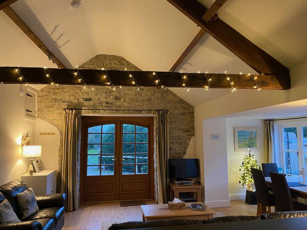 One-Bedroom House in Burton Bradstock, Dorset