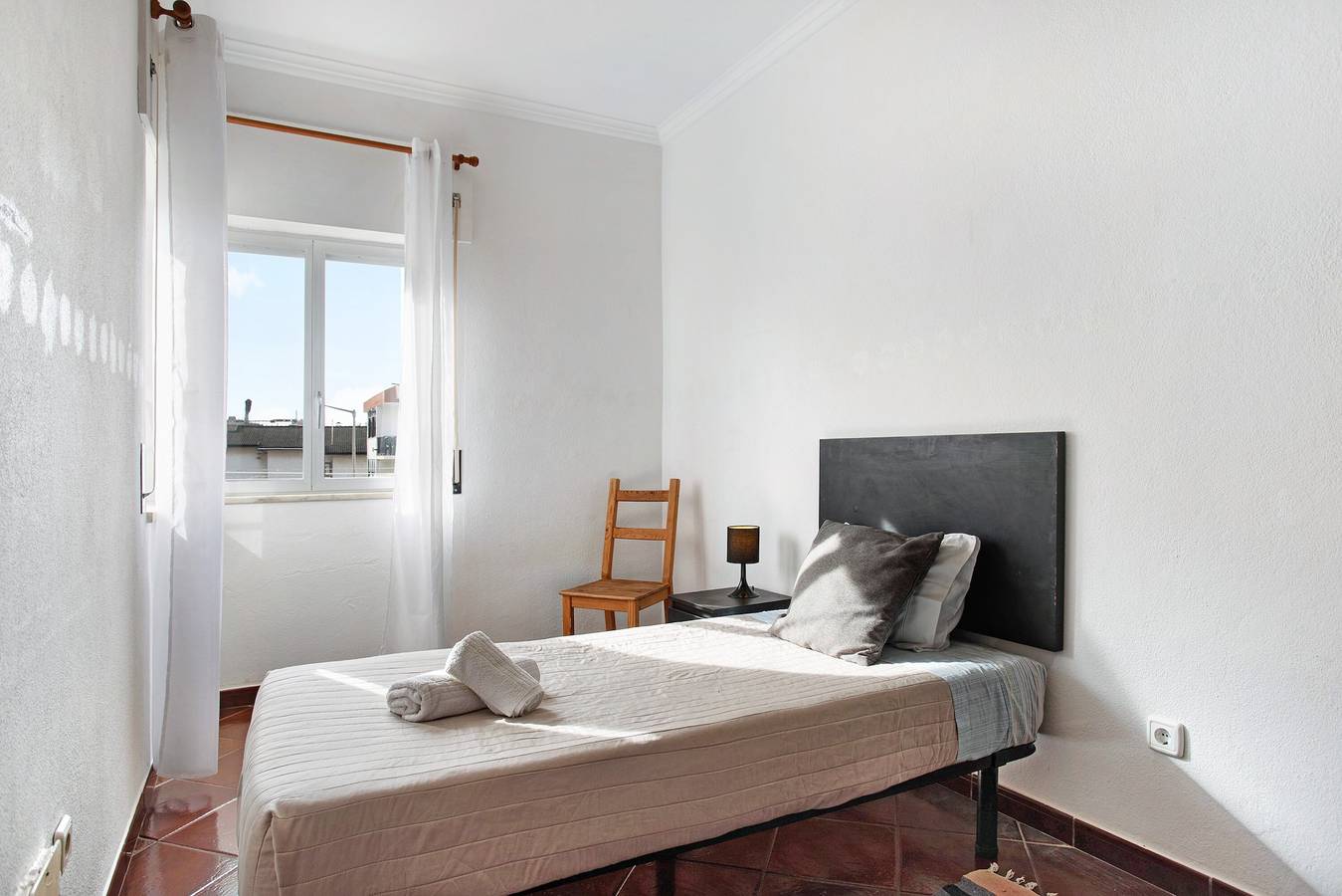 Apartamento entero, Apartamento 'A O - Aires' con terraza privada, balcón y Wi-Fi in Peniche, Leiria District
