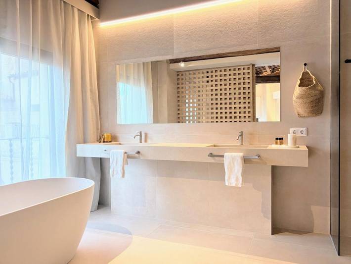 Hôtel pour 2 personnes, avec jardin et vue à Vic - 4