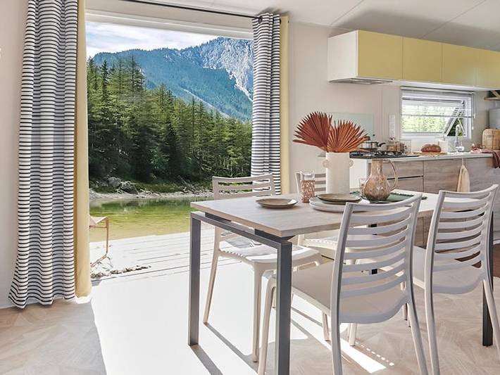 Camping pour 6 personnes, avec terrasse et jardin ainsi que vue et piscine en Suisse - 4