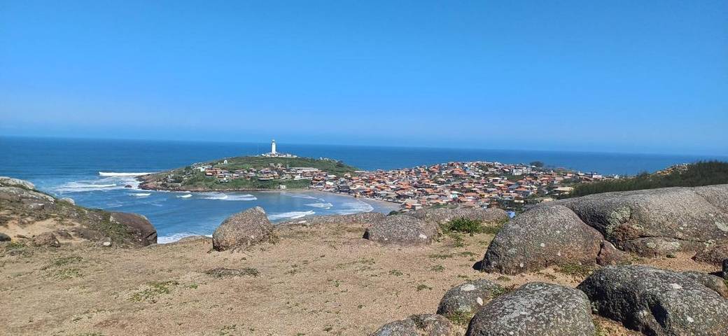 Casas e apartamentos de temporada para 4 pessoas, com balcão e vista em Farol de Santa Marta