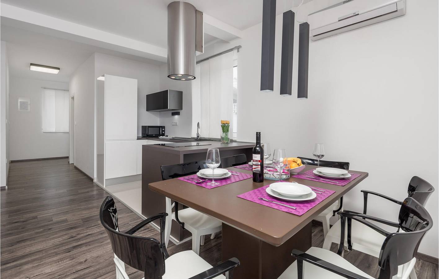 Ganze Ferienwohnung, Charmante 2-Zimmer-Wohnung mit Terrasse, WLAN und Parkplatz in der Nähe von Supetarska Draga in Kampor, Rab