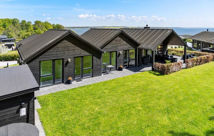 Ferienhaus mit Meerblick für 8 Personen, mit Garten in Kelstrup Strand