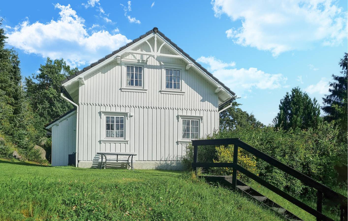 Feriehus for 8 personer med innsjøutsikt in Lillesand 