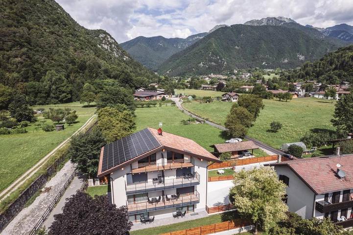 Ferienwohnung für 8 Personen, mit Ausblick und Garten