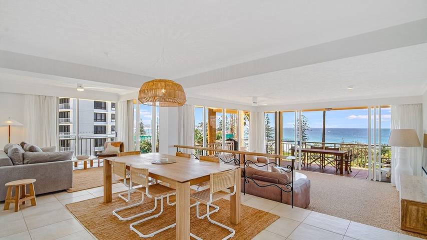 Holiday rental for 4 people, with balcony and pool in Rainbow Bay