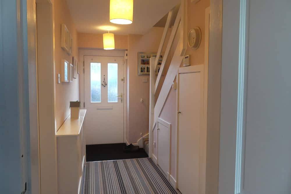 Charming Cottage in North Berwick with Sea Views in North Berwick, Edinburgh and Lothian
