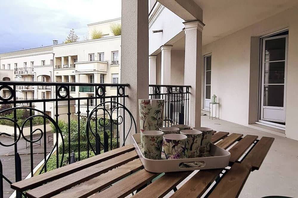 Entire apartment, Appt 8 P, parkings, Disney direct, Vallée Village in Serris, Seine-et-Marne