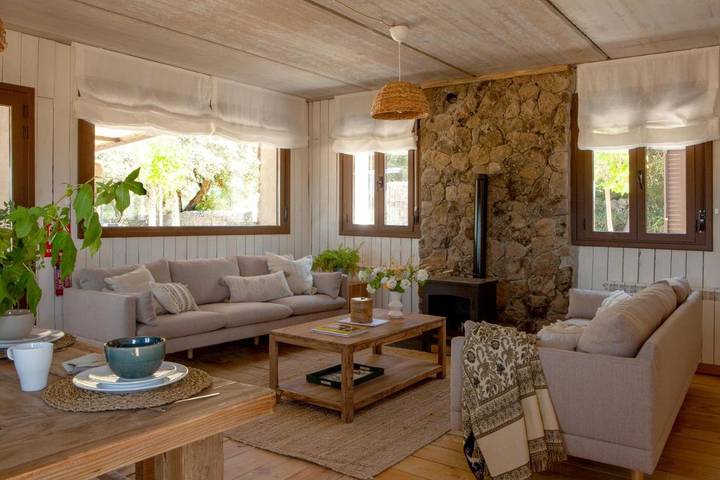 Chalet para 12 personas, con jardín y vistas además de piscina y terraza en Sierra de San Vicente - 3